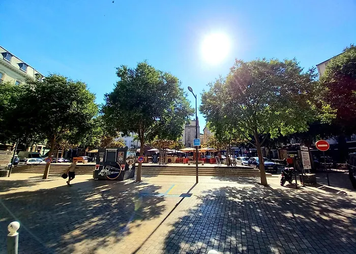 Διαμέρισμα T3 Aqui Es Besiers - Centre-historique - Cathedrale & Halles - Clim - Wifi - Free Parking Sur Demande Μπεζιέ