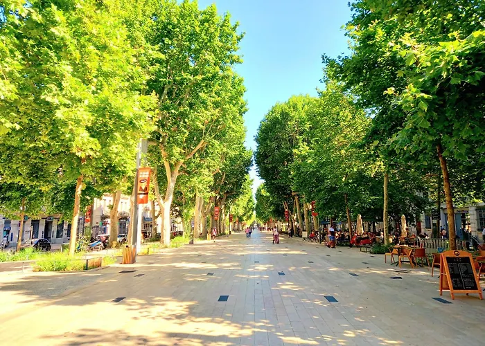 Διαμέρισμα T3 Aqui Es Besiers - Centre-historique - Cathedrale & Halles - Clim - Wifi - Free Parking Sur Demande *